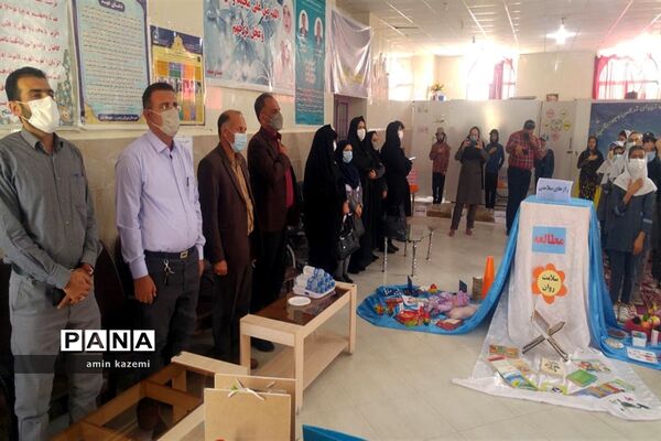 برپایی نمایشگاه هفته سلامت در دبستان مصلح داراب