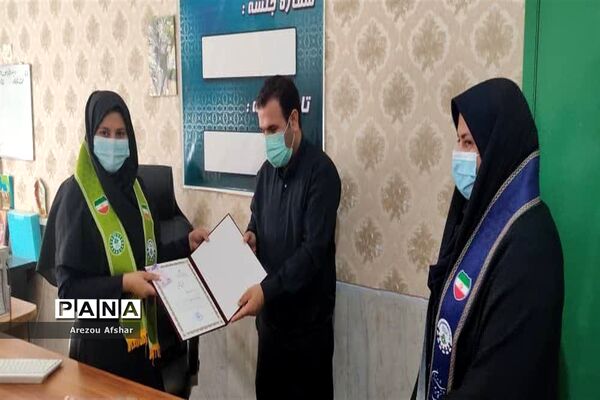 تقدیر سرپرست اداره آموزش و پرورش به‌مناسبت سالروز سازمان دانش‌آموزی در شهر بندرامام خمینی ٰ(ره)