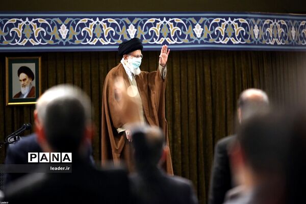 دیدار جمعی از معلمان با رهبر انقلاب اسلامی