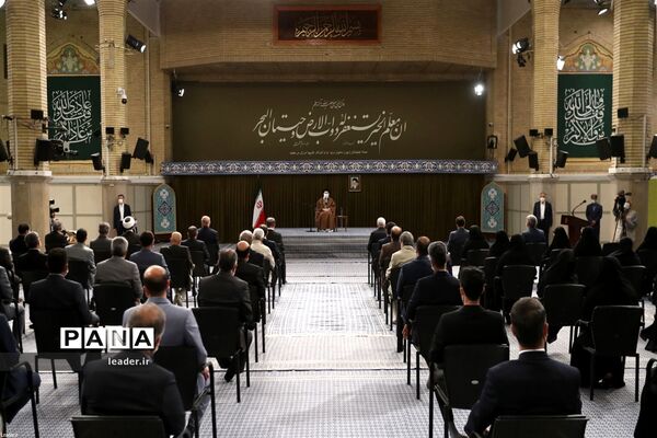 دیدار جمعی از معلمان با رهبر انقلاب اسلامی
