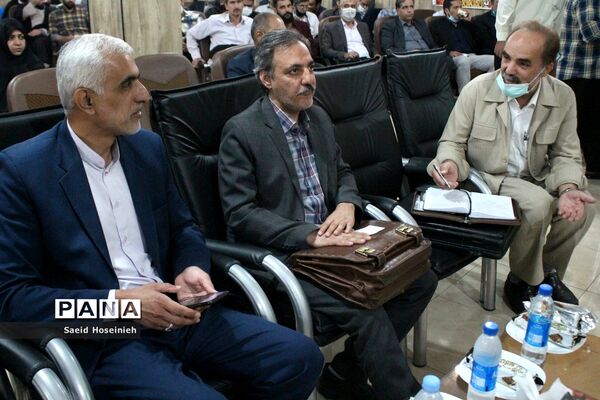 نشست هم‌اندیشی معاونان پرورشی ناحیه 3 قم