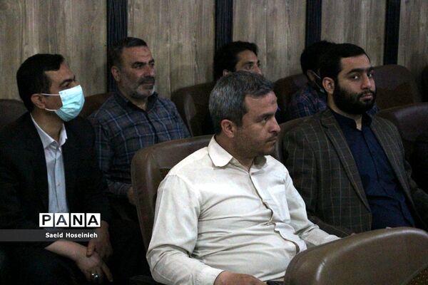نشست هم‌اندیشی معاونان پرورشی ناحیه 3 قم