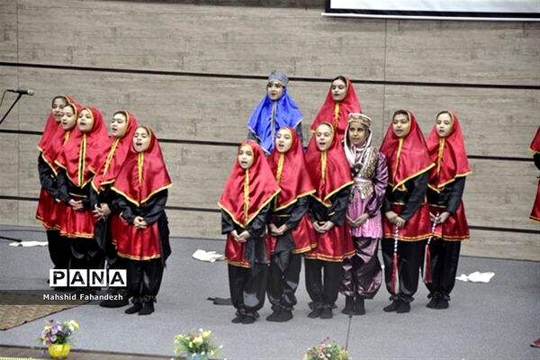 آیین معرفی طرح استانی گلستان‌خوانی در شیراز