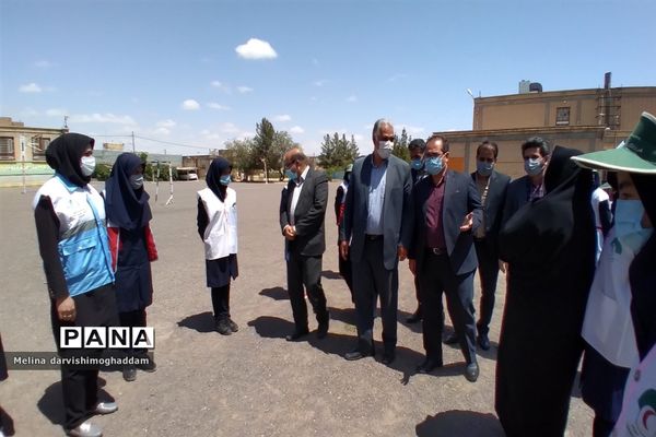 طنین زنگ‌ سلامت و تجلیل از سفیران سلامت