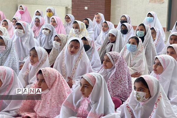 جشن تکلیف و عبادت در دبستان دخترانه حضرت ولیعصر شهرستان قدس