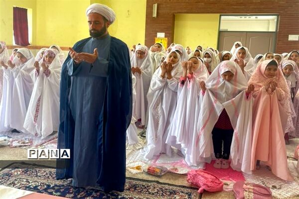 جشن تکلیف و عبادت در دبستان دخترانه حضرت ولیعصر شهرستان قدس