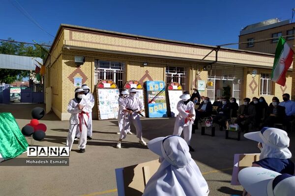 تجلیل از مدافعان سلامت و جهادگران آموزش در آباده