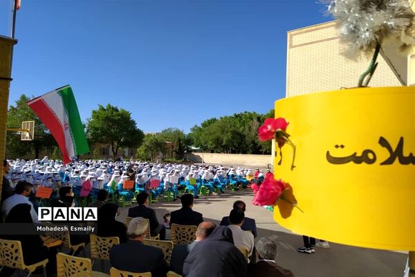 تجلیل از مدافعان سلامت و جهادگران آموزش در آباده