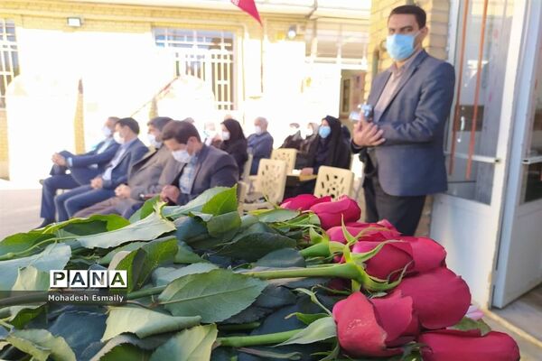 تجلیل از مدافعان سلامت و جهادگران آموزش در آباده