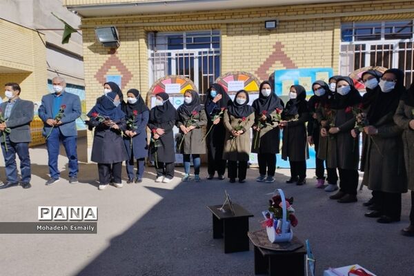 تجلیل از مدافعان سلامت و جهادگران آموزش در آباده