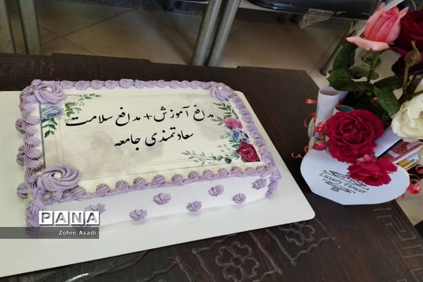 تجلیل از مدافعان سلامت و جهادگران آموزش در آباده