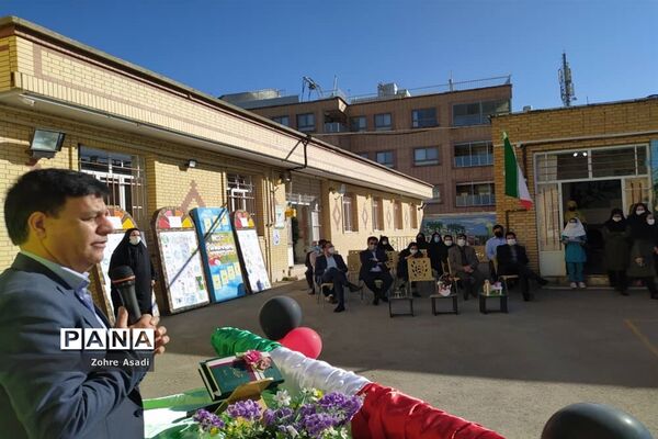تجلیل از مدافعان سلامت و جهادگران آموزش در آباده