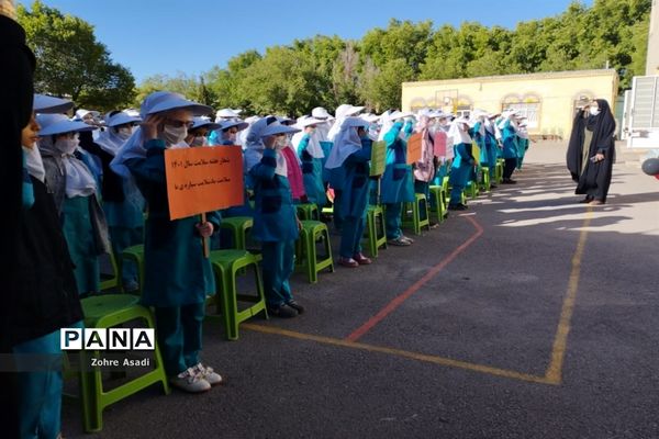 تجلیل از مدافعان سلامت و جهادگران آموزش در آباده