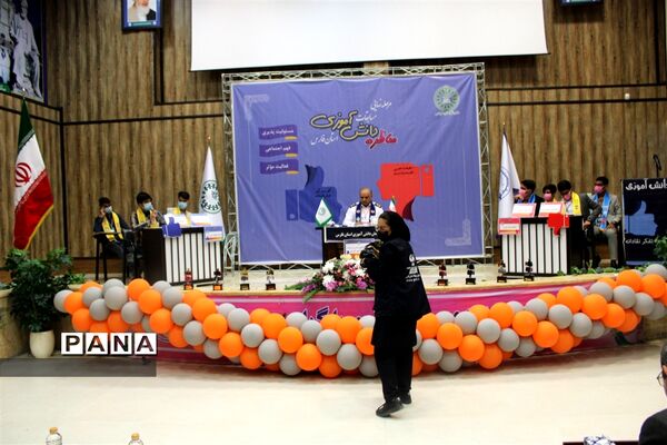 برگزاری مرحله نهایی دومین دوره مسابقات مناظره دانش‌آموزی دختران استان فارس