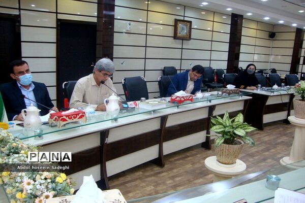 نشست هم‌اندیشی مدیران مدارس بوشهر