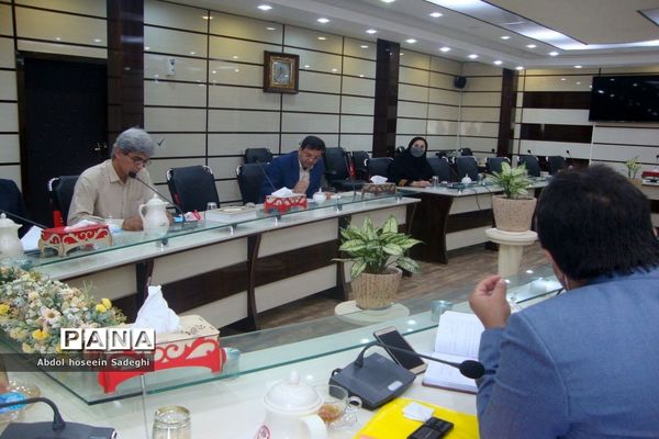 نشست هم‌اندیشی مدیران مدارس بوشهر