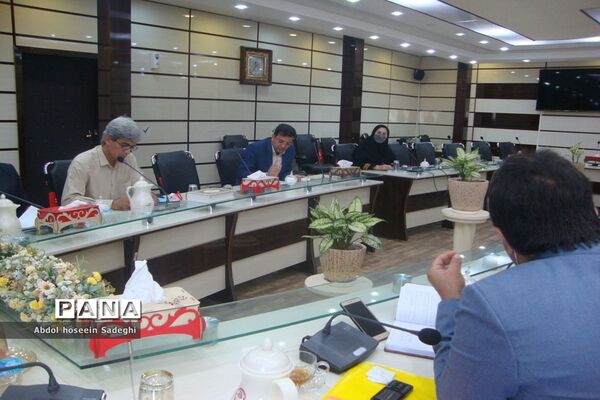 نشست هم‌اندیشی مدیران مدارس بوشهر