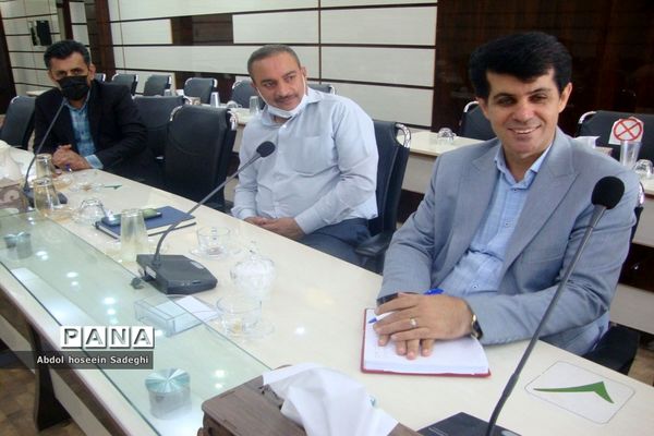 نشست هم‌اندیشی مدیران مدارس بوشهر