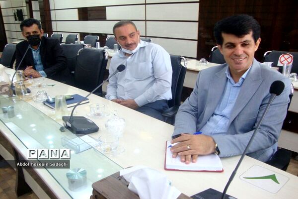 نشست هم‌اندیشی مدیران مدارس بوشهر
