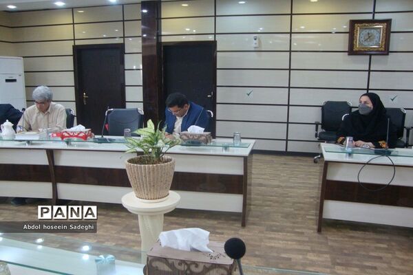 نشست هم‌اندیشی مدیران مدارس بوشهر