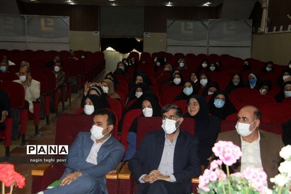 همایش تجلیل از منتخبان جلوه‌های ویژه معلمی