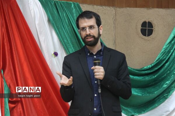 همایش تجلیل از منتخبان جلوه‌های ویژه معلمی