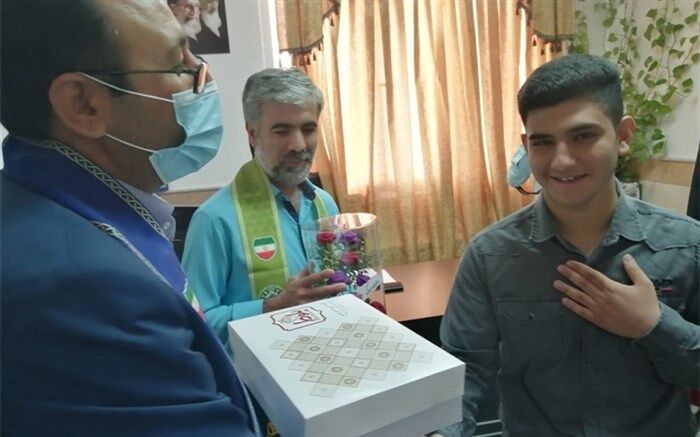 تجلیل از مدیر سازمان دانش‌آموزی استان قم/ فیلم