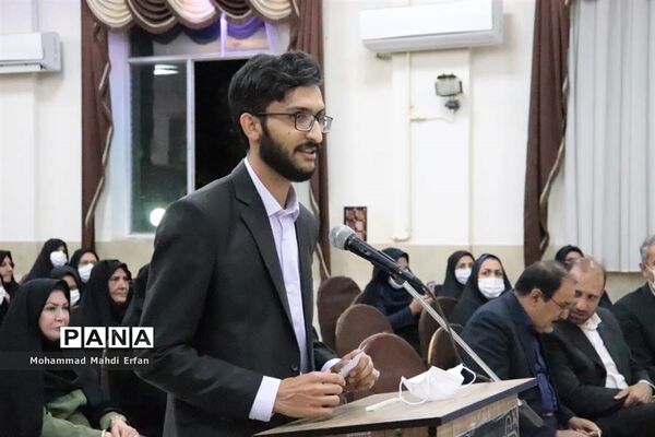 نشست صمیمی مسئولان با فرهنگیان شهرستان  آباده