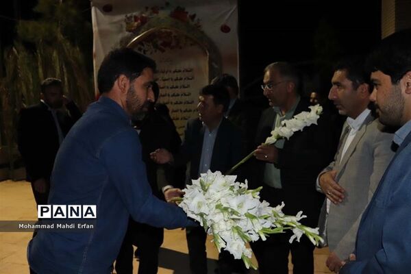 نشست صمیمی مسئولان با فرهنگیان شهرستان  آباده