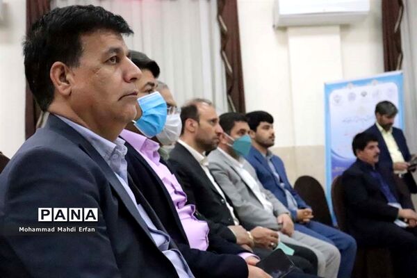نشست صمیمی مسئولان با فرهنگیان شهرستان  آباده