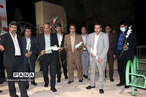 نشست صمیمی مسئولان با فرهنگیان شهرستان  آباده