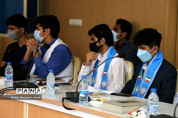 نشست صمیمی قائم مقام سازمان دانش‌آموزی با تشکل‌های دانش‌آموزی هرمزگان