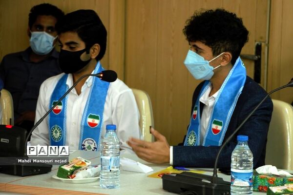 نشست صمیمی قائم مقام سازمان دانش‌آموزی با تشکل‌های دانش‌آموزی هرمزگان