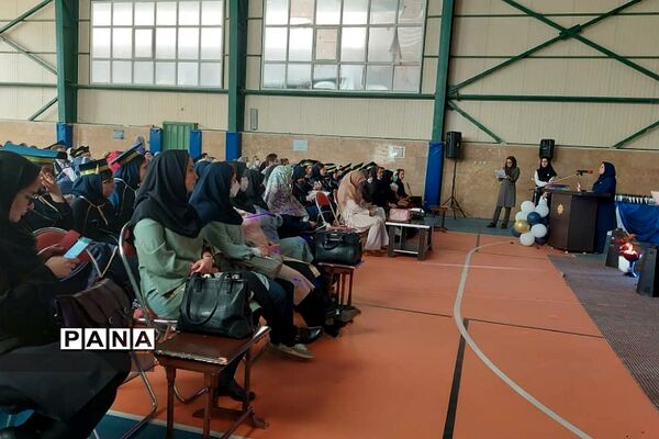 جشن فارغ‌التحصیلی دانش‌آموزان پایه دوازدهم مدرسه استعدادهای درخشان فرزانگان رودهن