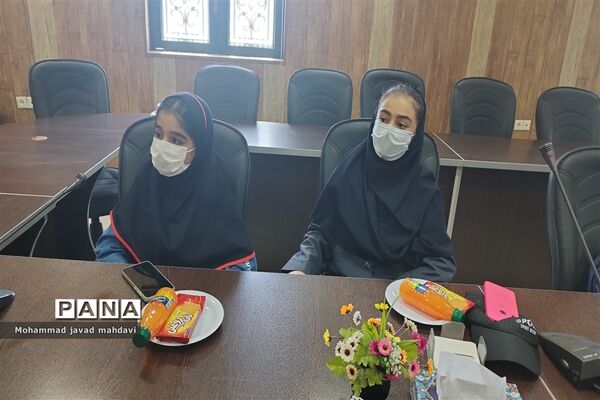 جلسه توجیهی گروهی از دانش‌آموز خبرنگاران خبرگزاری پانا ناحیه 4 شیراز