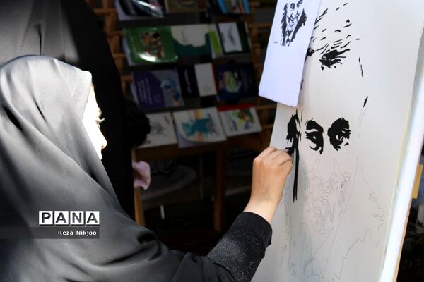درخشش غرفه بهارستان یک در نمایشگاه دستاوردهای آموزشی و تربیتی معلمان