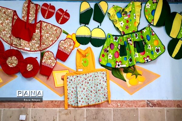 نمایشگاه دست‌سازه‌های دانش‌آموزان استثنایی در بهارستان یک