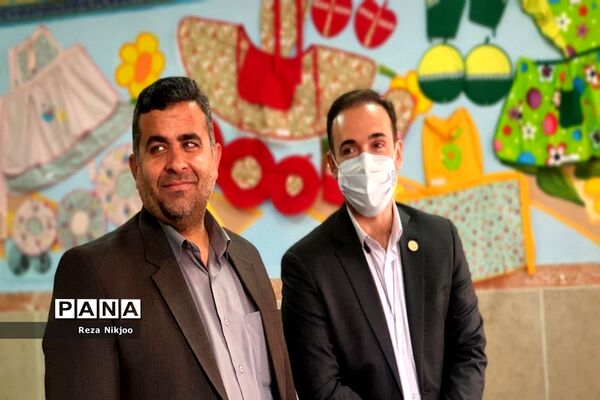 نمایشگاه دست‌سازه‌های دانش‌آموزان استثنایی در بهارستان یک