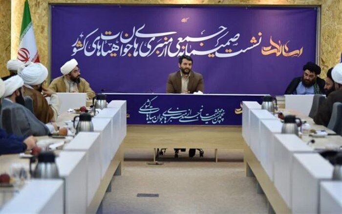 عبدالملکی: ثروتمندان، دلالان و قاچاقچیان بیشترین بهره را از ارز ۴۲۰۰ بردند