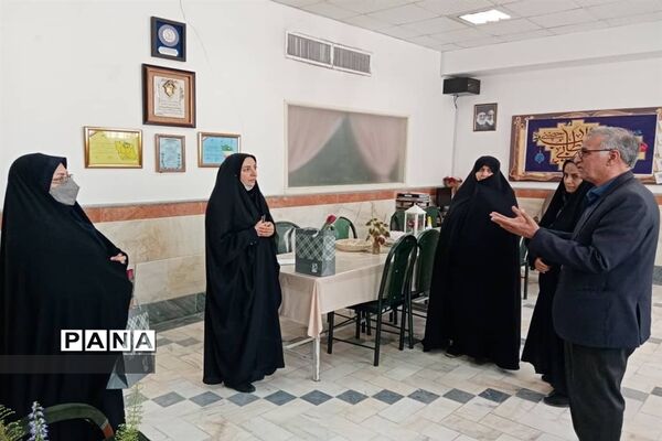 قدردانی از معلمان همیار موسسه خیریه دارالاکرام قم