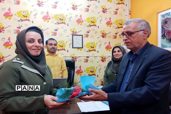 قدردانی از معلمان همیار موسسه خیریه دارالاکرام قم