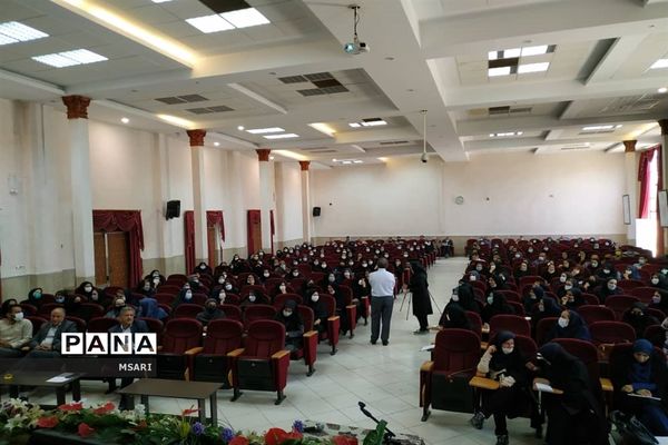 برگزاری کارگاه مدیریت کلاس در شهرستان شاهین‌شهر