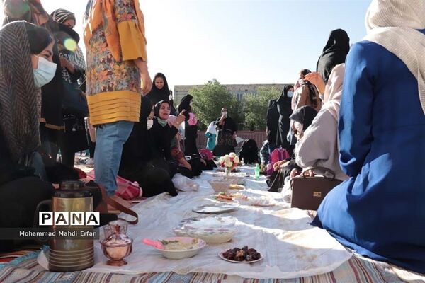 پیاده‌روی و صبحانه سالم در مدارس آباده