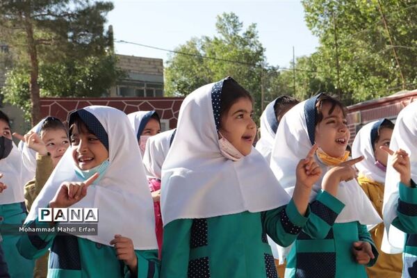 پیاده‌روی و صبحانه سالم در مدارس آباده