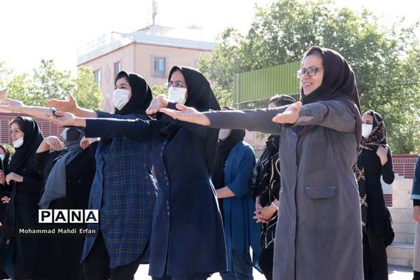 پیاده‌روی و صبحانه سالم در مدارس آباده