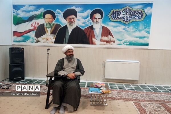 گردهمایی نماینده تشکل‌های دانش‌آموزی در دفتر امام جمعه کاشمر