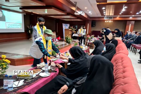 آیین تجلیل از معلمان نمونه استانی و منطقه‌ای در منطقه ۱۳ شهر تهران
