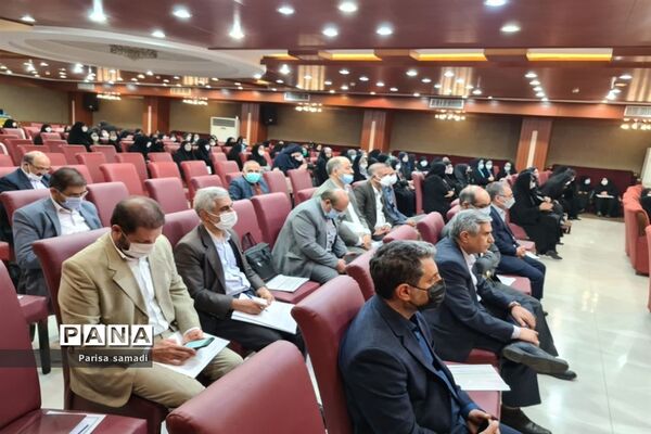 آیین تجلیل از معلمان نمونه استانی و منطقه‌ای در منطقه ۱۳ شهر تهران