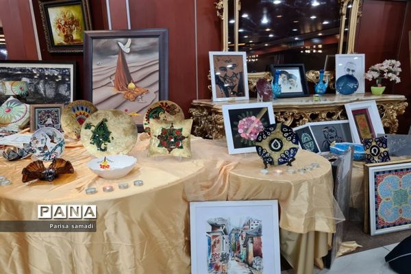 آیین تجلیل از معلمان نمونه استانی و منطقه‌ای در منطقه ۱۳ شهر تهران