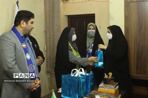 دیدار جمعی از دانش‌آموزان مدرسه تشکیلاتی پاینده با مدیر سازمان دانش‌آموزی استان خوزستان